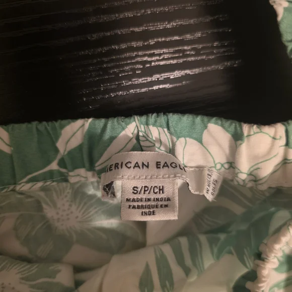 American Eagle Outfitters Green Floral Crop Top - Picture 4 of 6